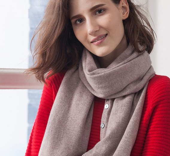 羊绒围巾怎么保养 羊绒围巾清洗的正确方法 羊绒围巾怎么保养 羊绒围巾清洗的正确方法