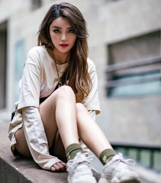 yeezy老爹鞋与AJ1如何穿搭好看 女生穿yeezy老爹鞋和AJ1哪个更好看 yeezy老爹鞋与AJ1如何穿搭好看 女生穿yeezy老爹鞋和AJ1哪个更好看